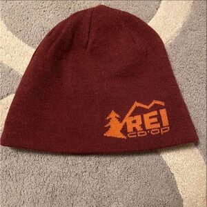 Reversible Rei beanie